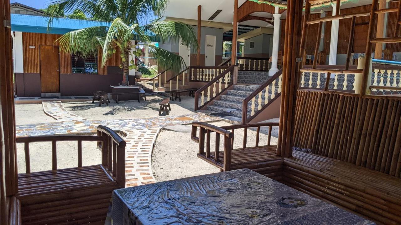 Maya Guest House - Sipaway Island San Carlos  エクステリア 写真