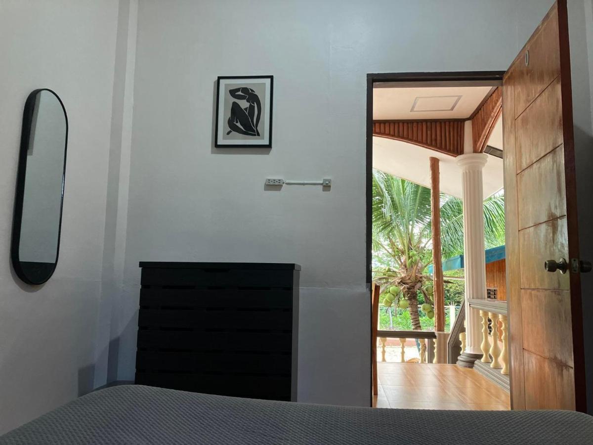 Maya Guest House - Sipaway Island San Carlos  エクステリア 写真