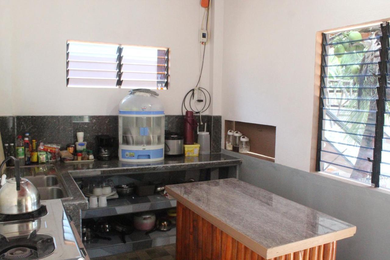 Maya Guest House - Sipaway Island San Carlos  エクステリア 写真