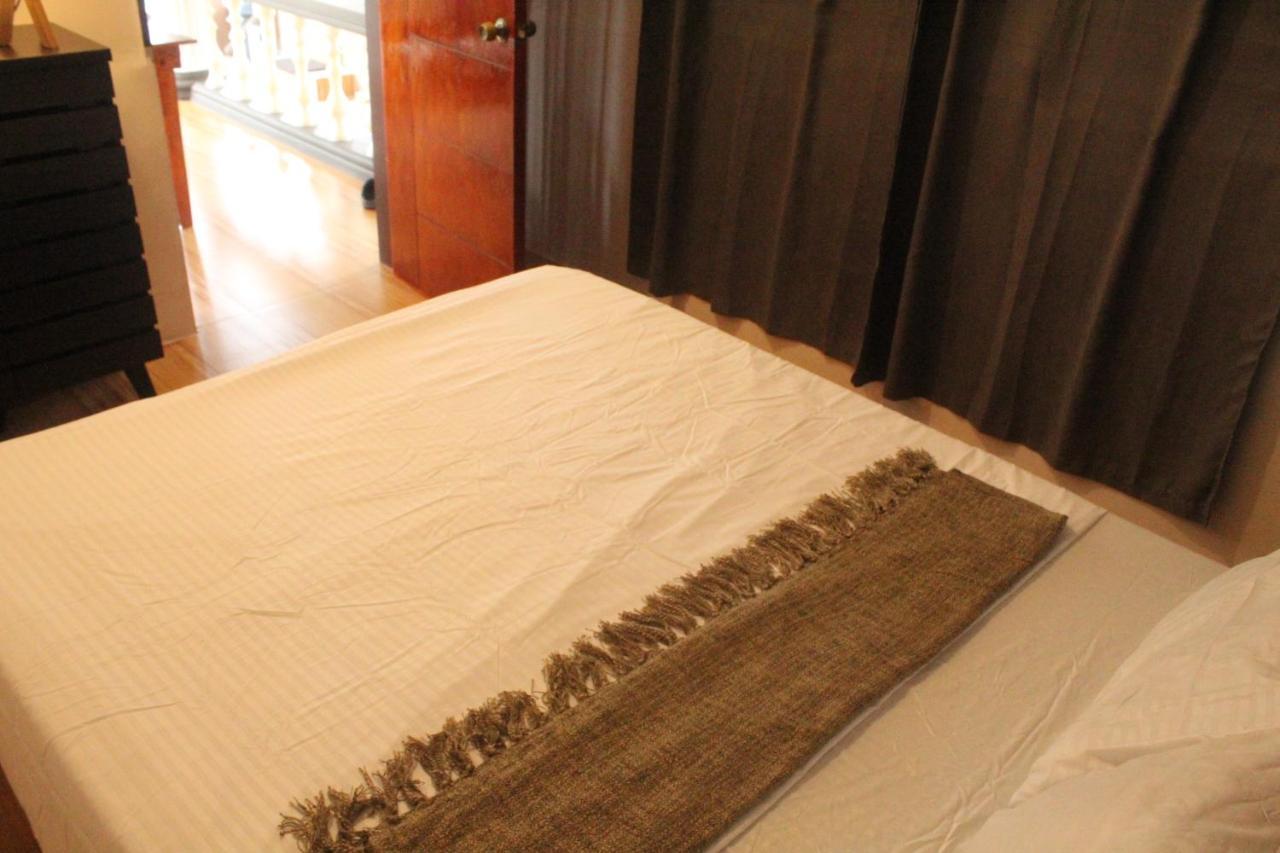 Maya Guest House - Sipaway Island San Carlos  エクステリア 写真