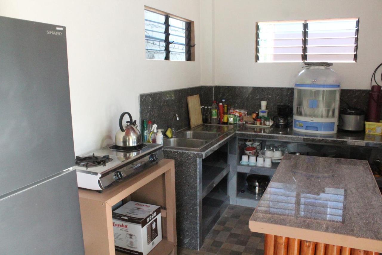 Maya Guest House - Sipaway Island San Carlos  エクステリア 写真
